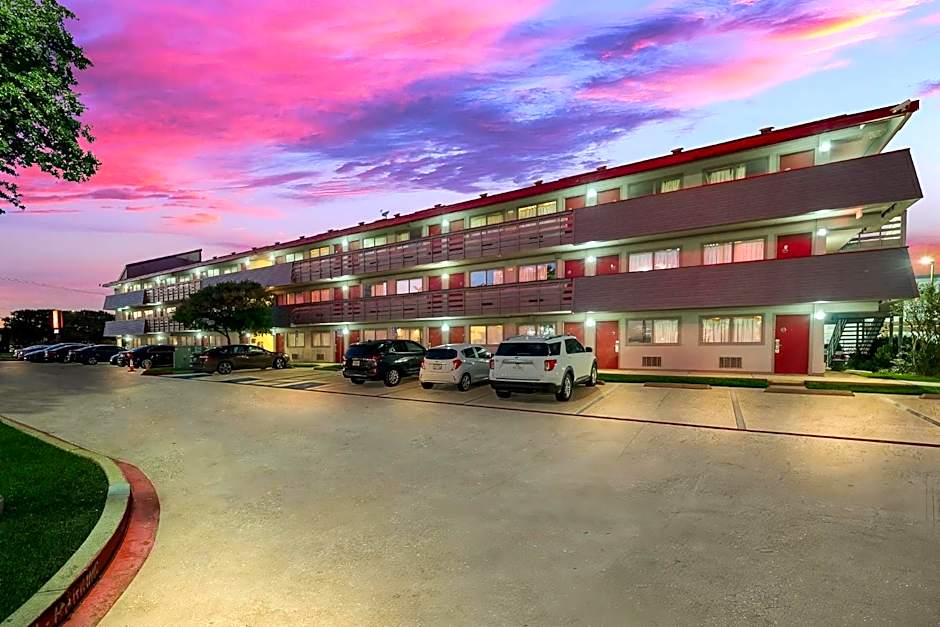 Red Roof Inn Dallas - DFW Airport North