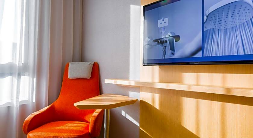 Holiday Inn Express Taichung Fengchia by IHG