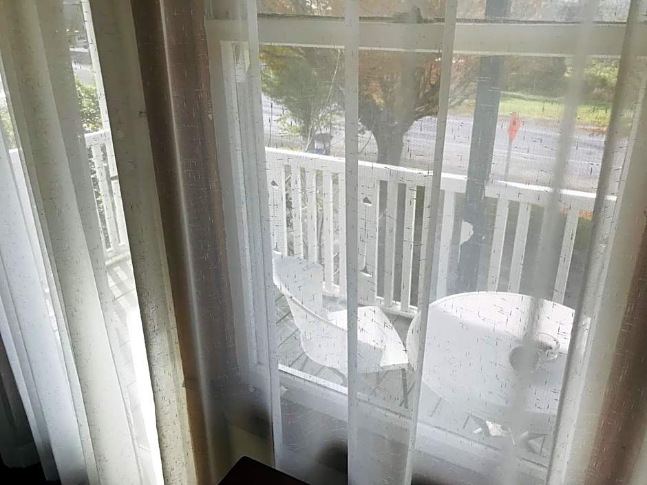 Te Puia Hot Springs Hotel