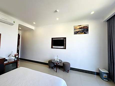 Triple Room with City View