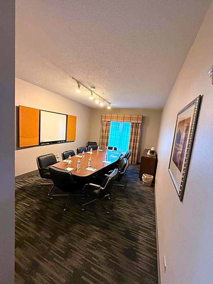 Country Inn & Suites by Radisson, Elgin, IL