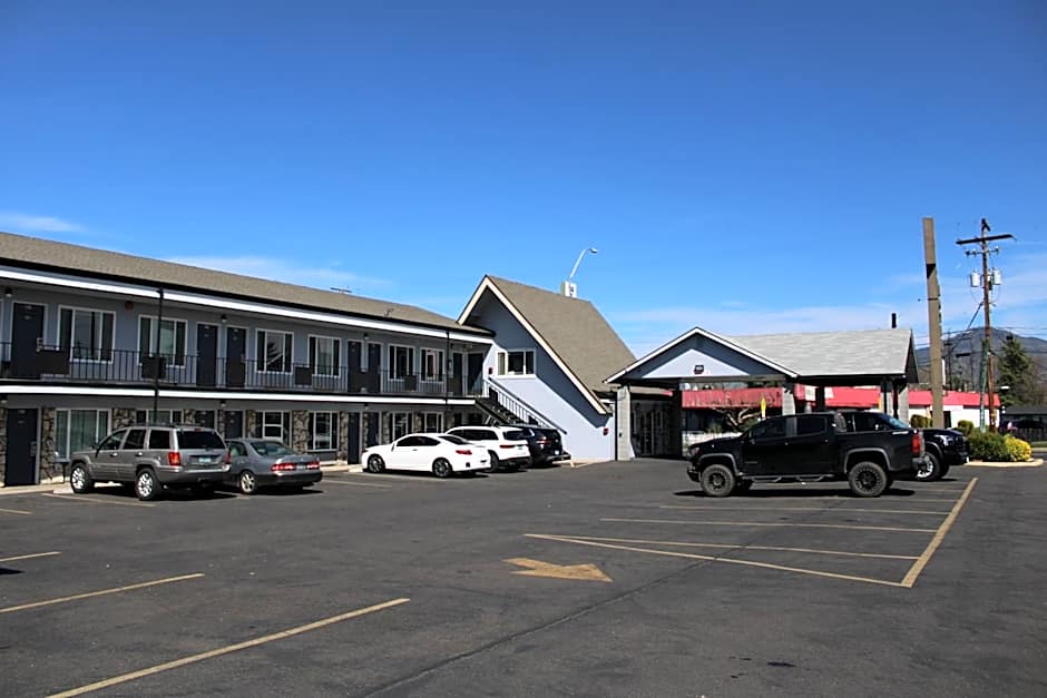 Pine Tree inn