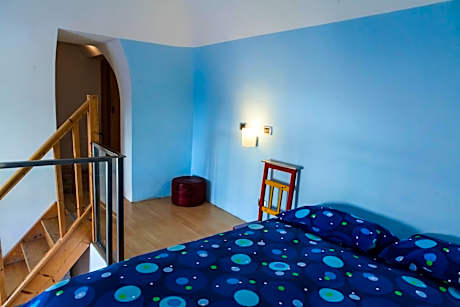Room on two level with Balcony