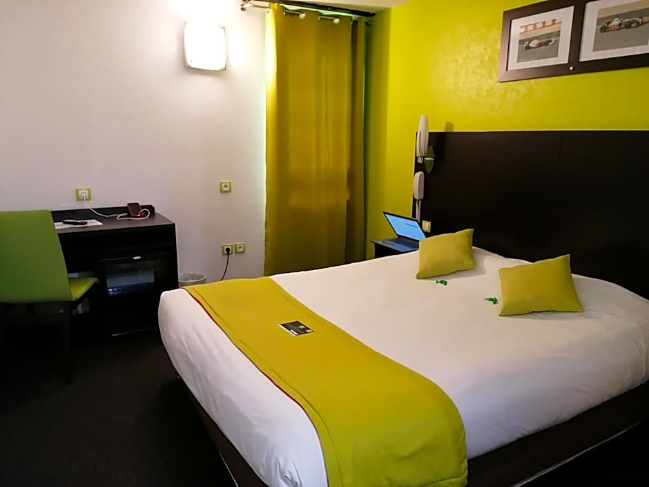 Photo 1 of 13 of Double Room