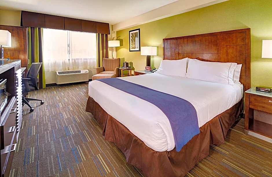 Holiday Inn Express San Diego South - National City By IHG