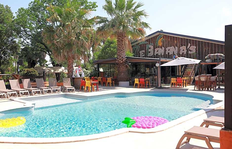 Le Banana's Hotel
