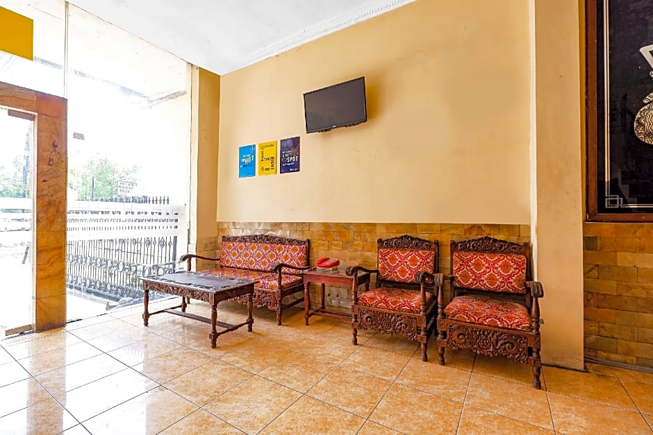 SPOT ON 2011 Hotel Mekar Sari