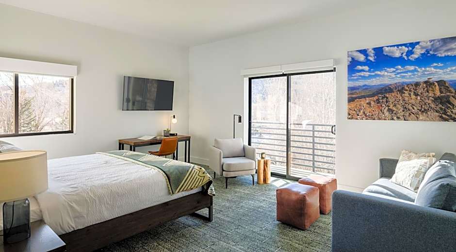 The Block Hotel & Commons