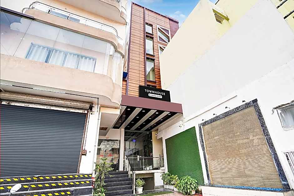 Hotel SV Grand Varanasi – Varanasi, VA