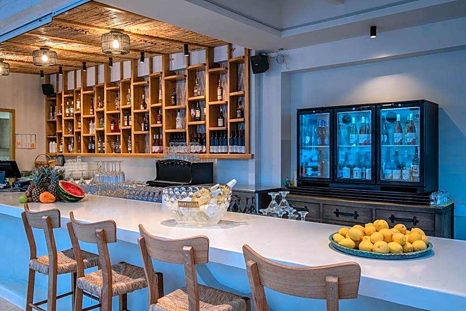 Parthenis Beach, Suites by the Sea