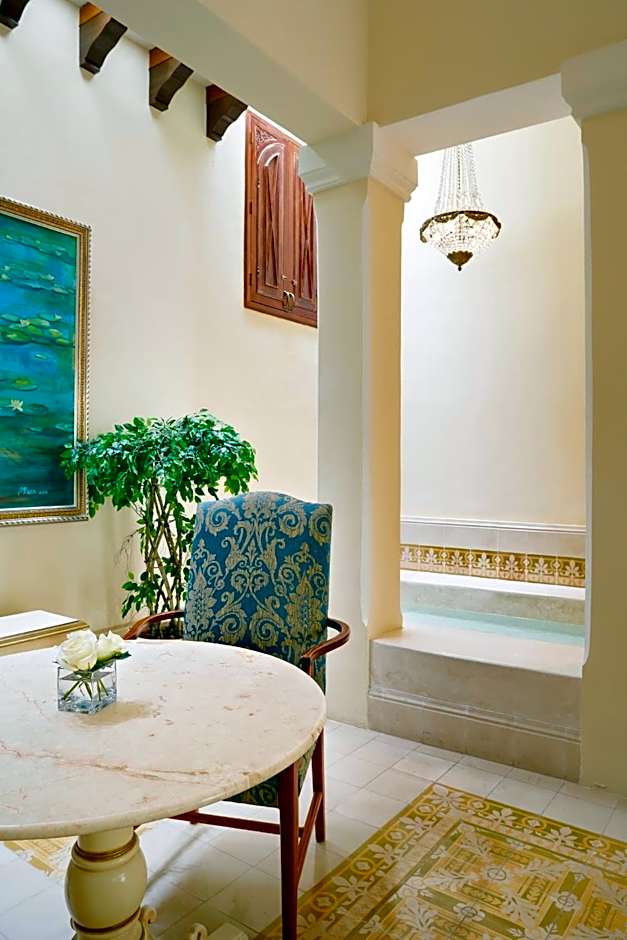 Casa Lecanda Boutique Hotel