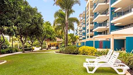 1 Bedroom - Resort Pool and Beach  - Alex