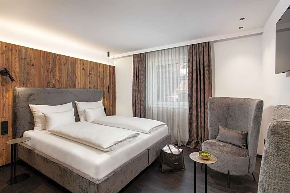 Photo 1 of 5 of Double Room