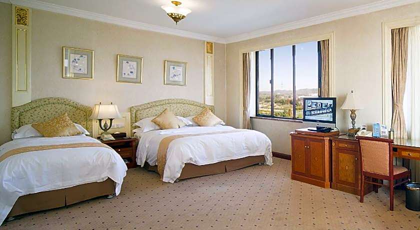 Qingdao Huiquan Dynasty Hotel