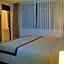 Sunrock Hotel & Suites