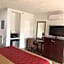 Econo Lodge Inn & Suites near Split Rock and Harmony Lake