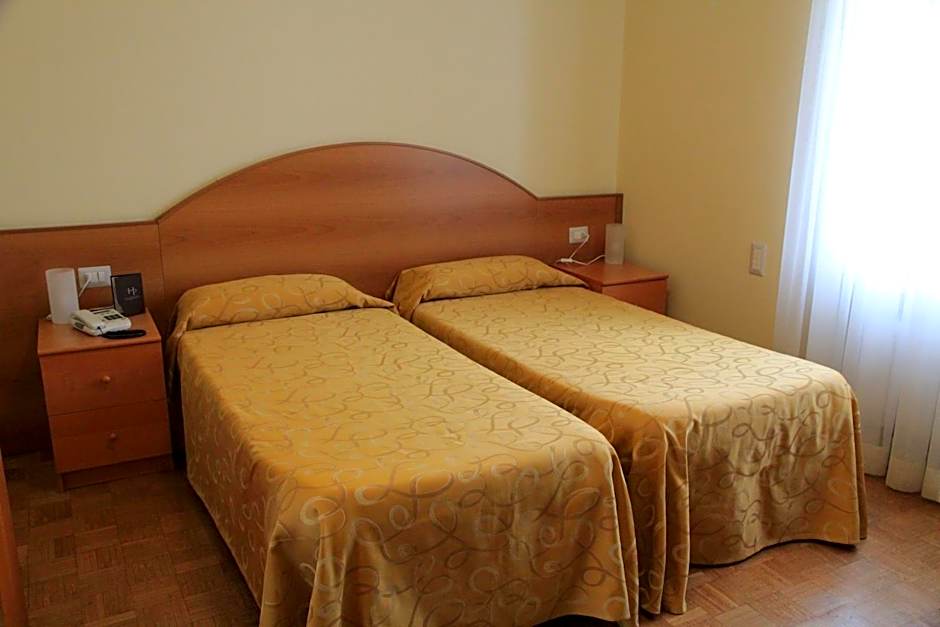 Photo 1 of 8 of 1 Double Bed or 2 Beds
