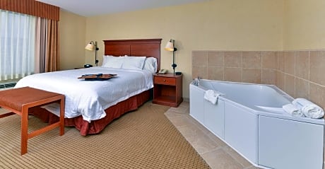 1 King Bed With Whirlpool Nonsmoking