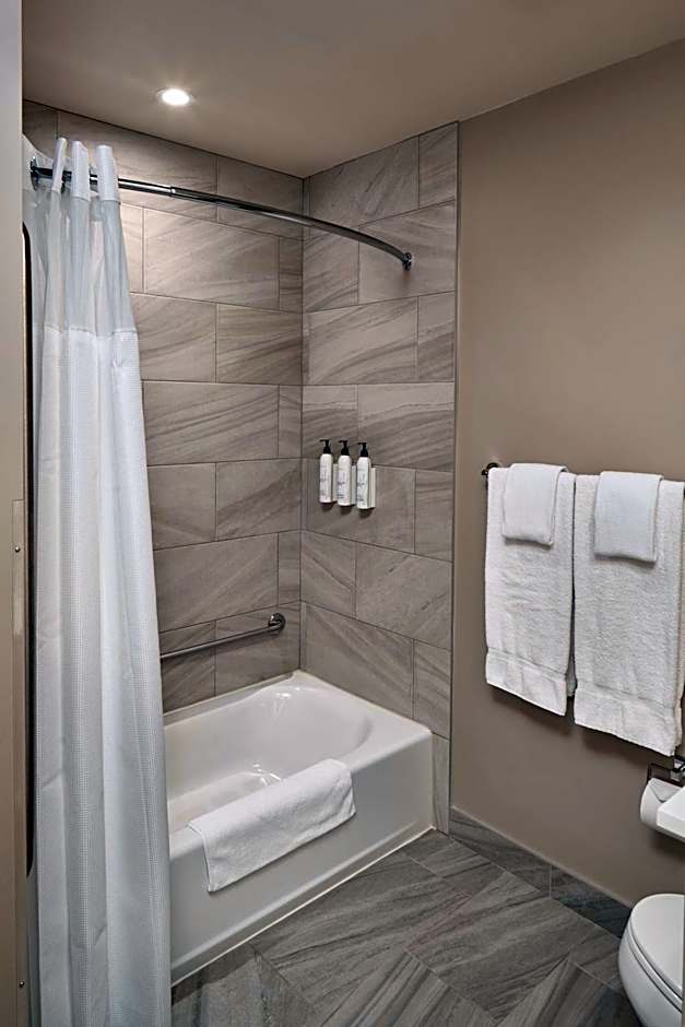 Fairfield Inn & Suites by Marriott Airdrie