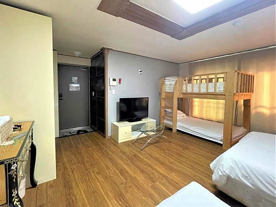 HY Choi Hostel