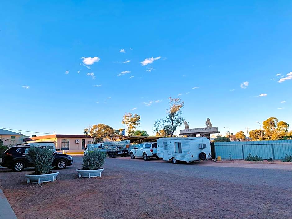Opal Inn Hotel, Motel, Caravan Park