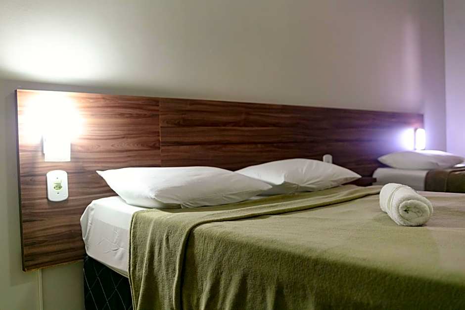 Hotel Verde Mares