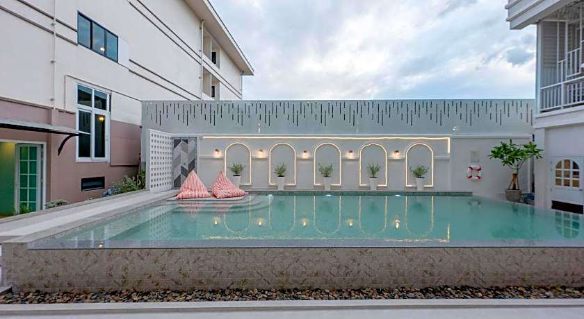 De Hug Hotel and Residence