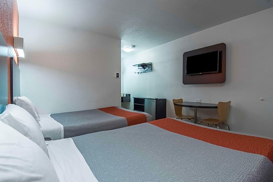 Motel 6 Bakersfield