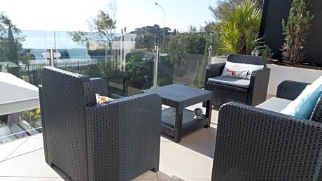 Family Room with Sea View