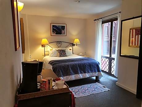 HABITACIONES DE LUJO 1 CAMA  MATRIMONIAL