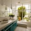 Monkey Tree Hotel by AvantStay Stylish Hotel in Palm Springs w Pool