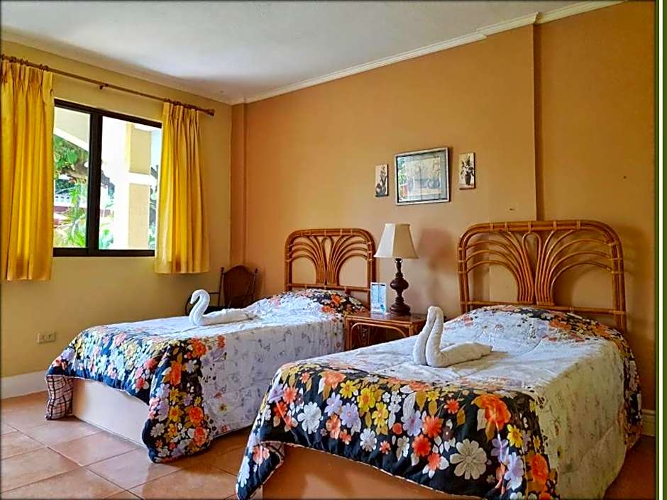 Playa Papagayo Beach Inn