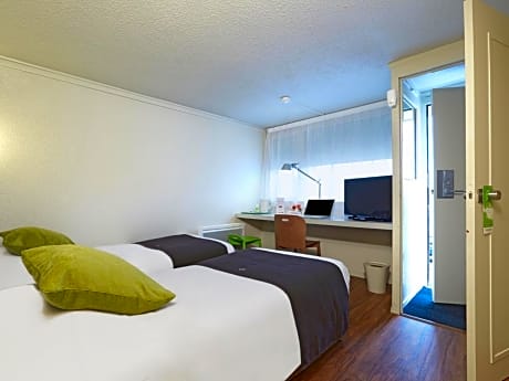 2 Single Beds - Superior Room