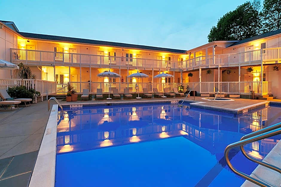 Greenporter Hotel