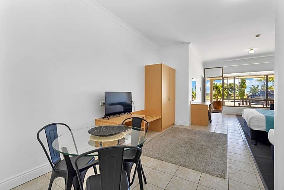 Coast Motel and Apartments