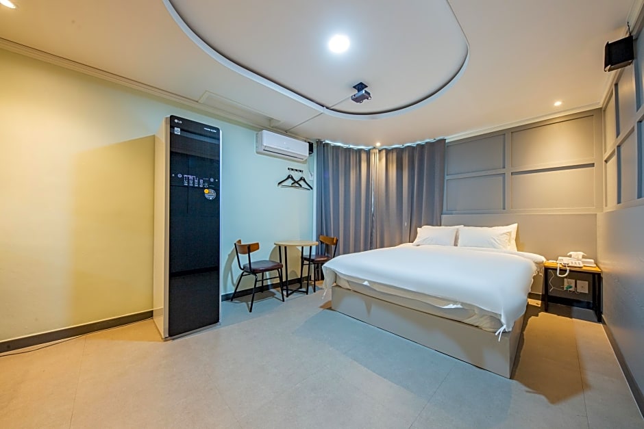 CURVE HOTEL IKSAN