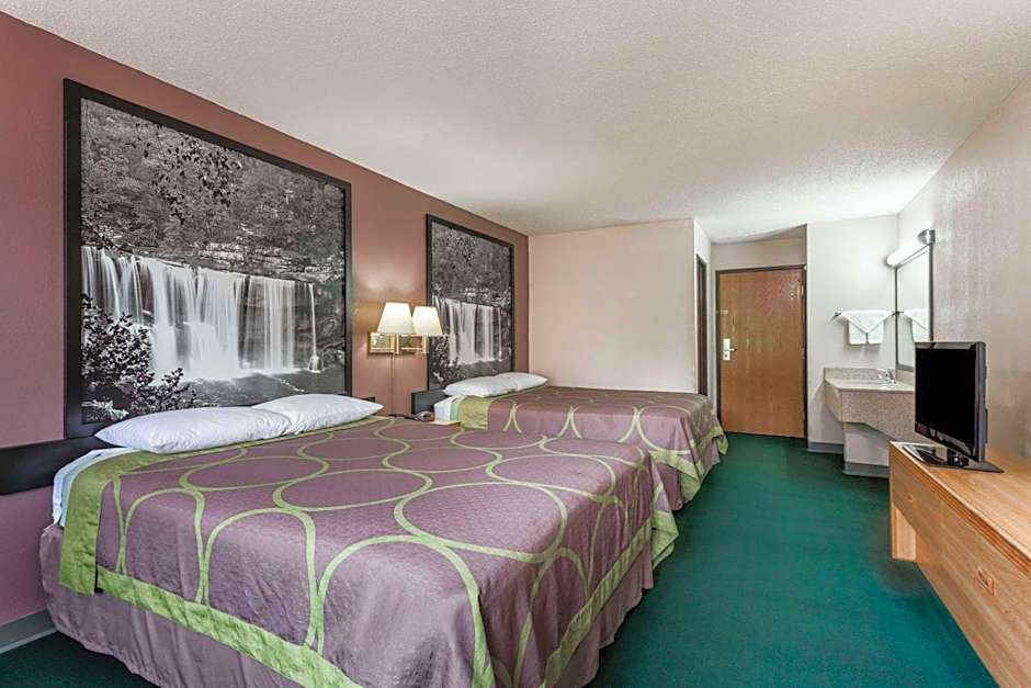 Super 8 by Wyndham Carrollton