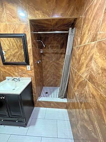 Queen Room with Two Queen Beds - Smoking