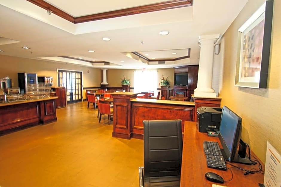 Comfort Suites Near University