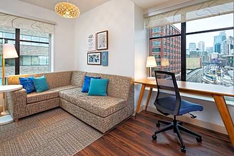 Premium, 1 Bedroom Suite, 1 King, Sofa bed