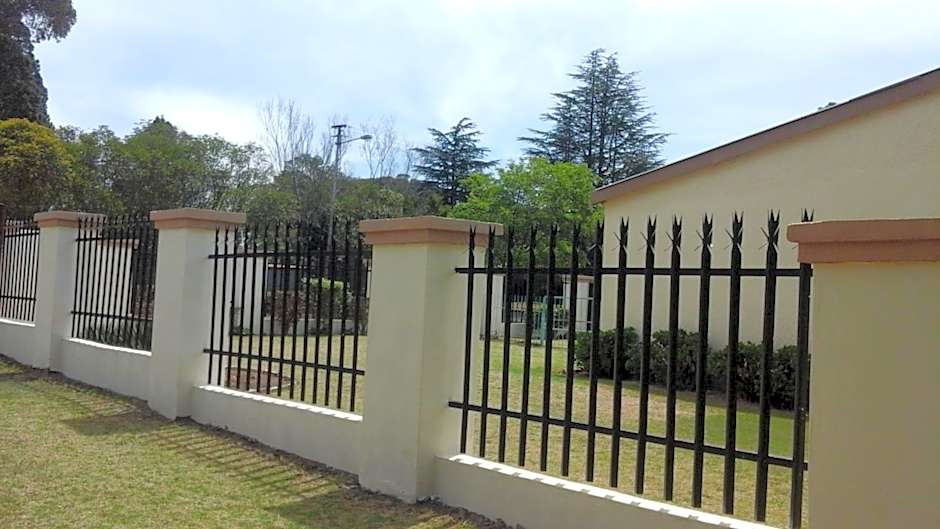 Kwa-Dlamathe Guesthouse