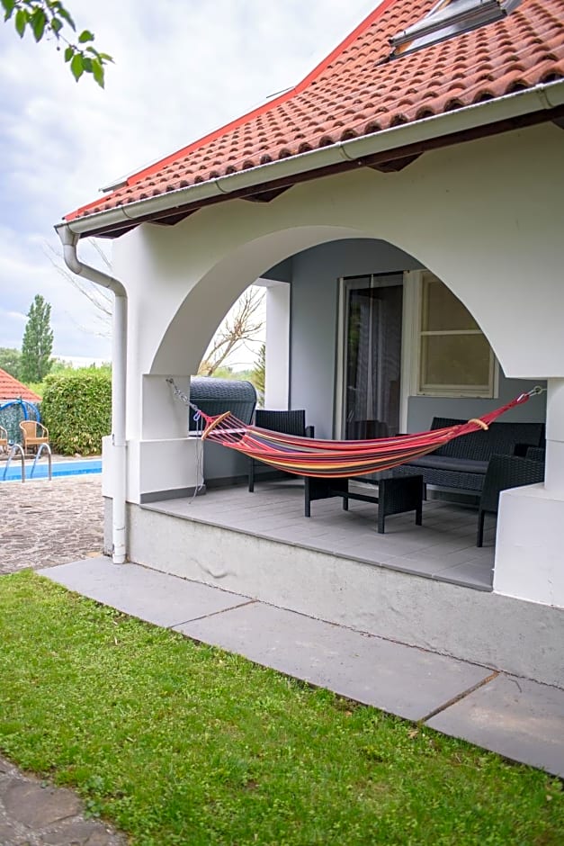 BELYSIUM Bed & Breakfast Panzió