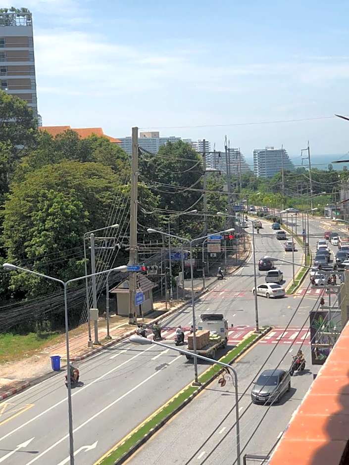 Aloft Hotel and Hostel Pattaya