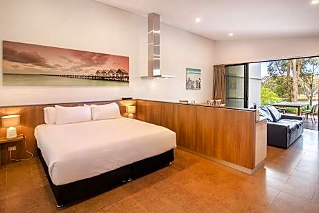 One Bed King Accessible Chalet