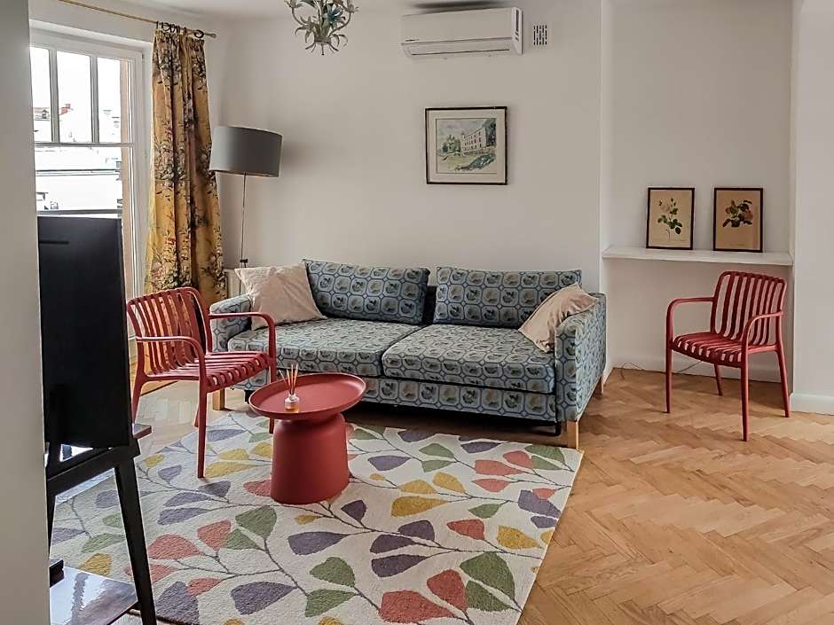 Crystal Suites Old Town