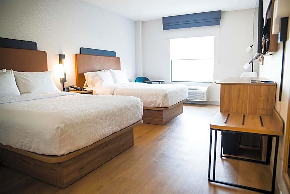 Hampton Inn & Suites by Hilton Laval