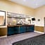 Econo Lodge Inn & Suites East