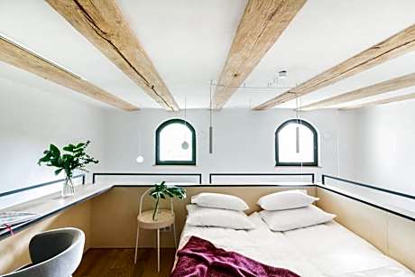 Apartment 2 - Split Level Suite