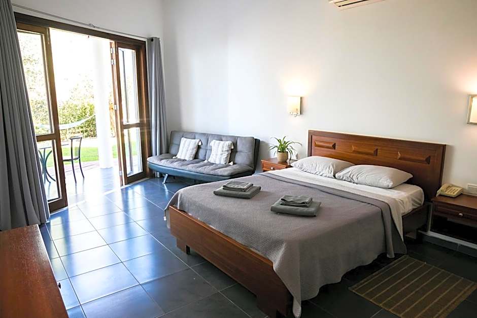 Demetriou Paradisos Hills Hotel