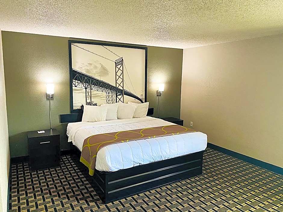 Super 8 by Wyndham Grand Rapids/Wyoming